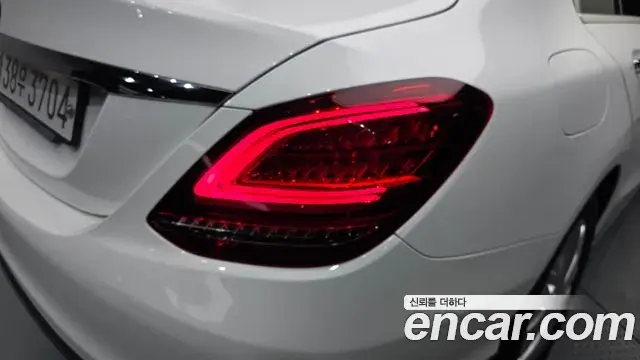 Mercedes-Benz C-Class 2020 — ფოტო 10/30