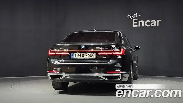 BMW 7 Series 2021 — ფოტო 17/41