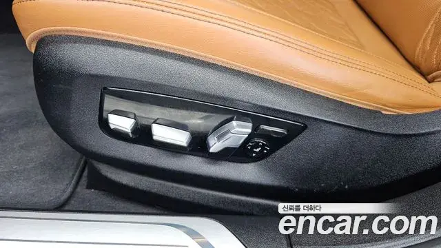BMW 7 Series 2021 — ფოტო 31/41