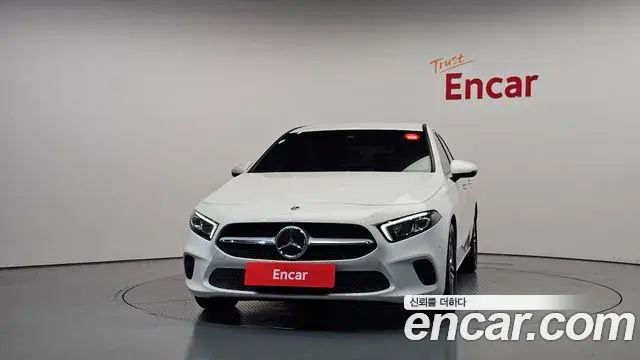 Mercedes-Benz A-Class 2022 — Şəkil 15/32
