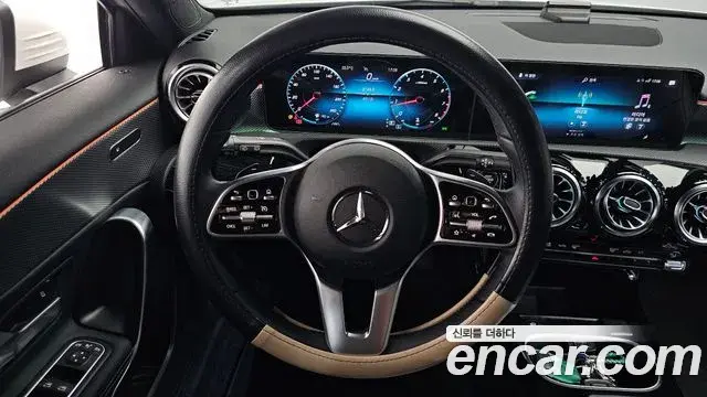 Mercedes-Benz A-Class 2022 — Şəkil 23/32