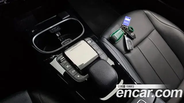 Mercedes-Benz A-Class 2022 — Şəkil 19/32