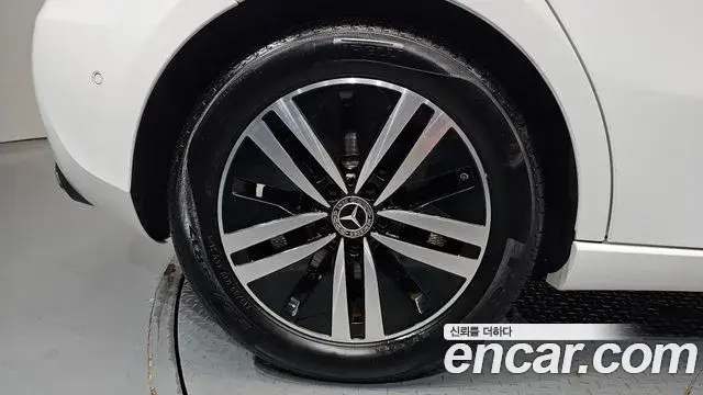 Mercedes-Benz A-Class 2022 — Şəkil 1/32