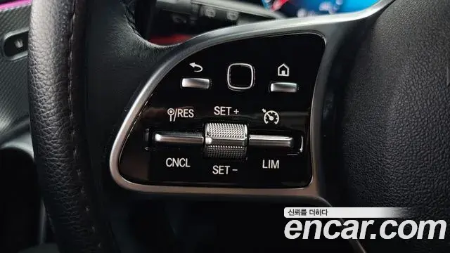 Mercedes-Benz A-Class 2022 — Şəkil 30/32