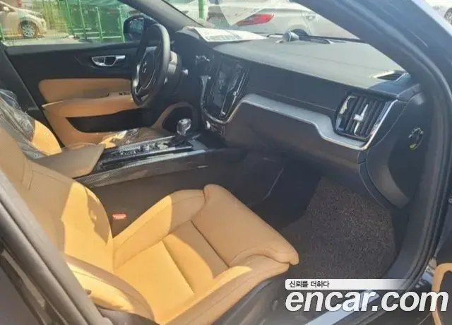 Volvo S60 2019 — Photo 7/11