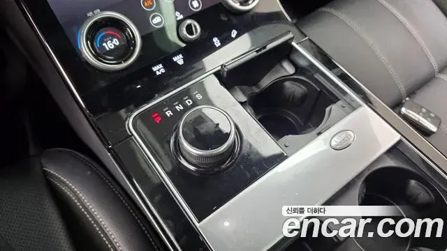 Land Rover Range Rover Velar 2019 — Photo 8/20