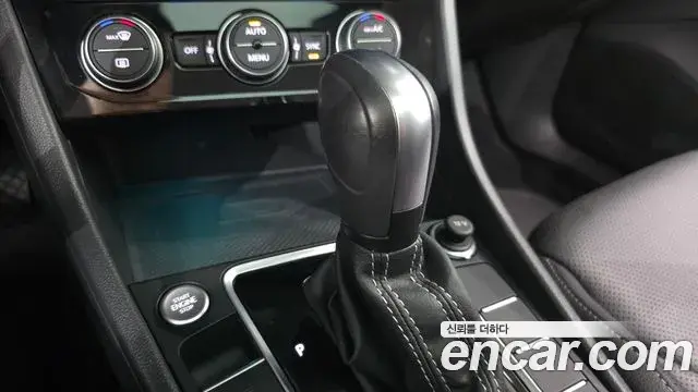 Volkswagen Jetta 2021 — ფოტო 3/31