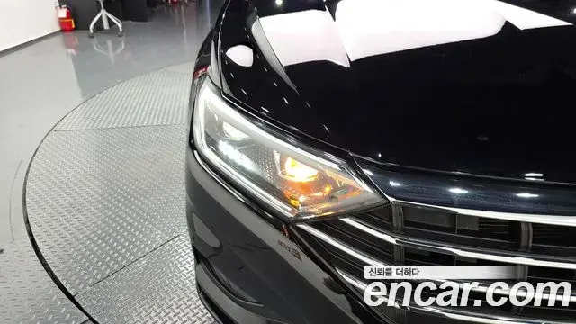 Volkswagen Jetta 2021 — ფოტო 26/31
