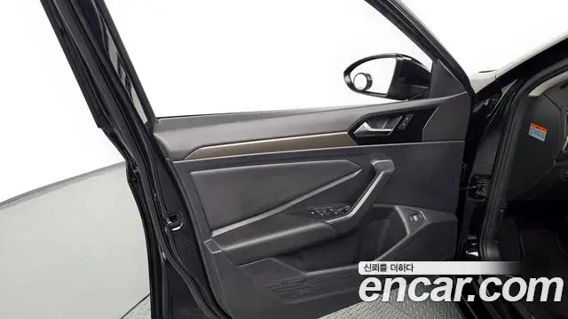 Volkswagen Jetta 2021 — ფოტო 11/31