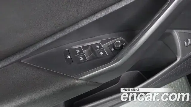 Volkswagen Jetta 2021 — ფოტო 14/31