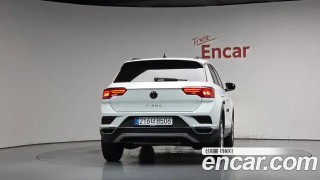 Volkswagen T-Roc 2021 — Photo 3/32