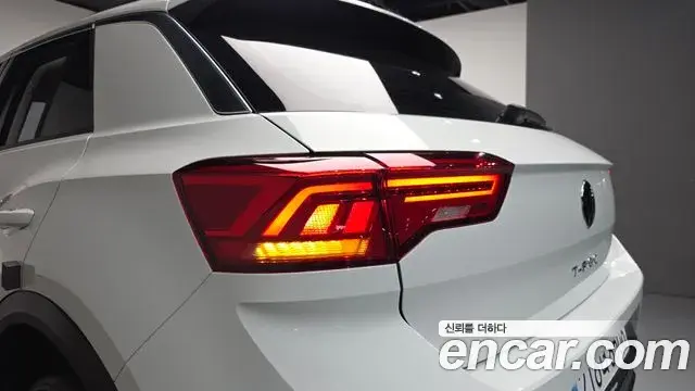 Volkswagen T-Roc 2021 — Photo 5/32