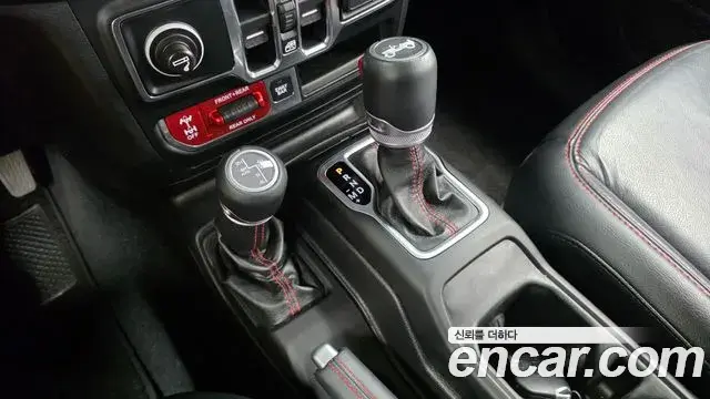 Jeep Wrangler 2018 — Фото 9/20