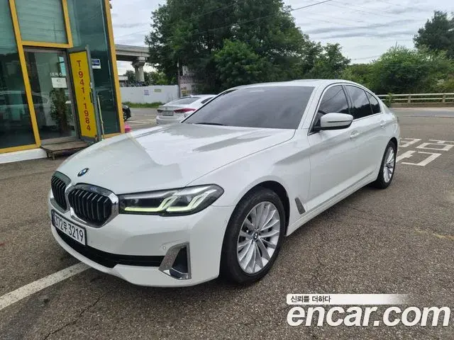 BMW 5 Series 2020 — Фото 9/20