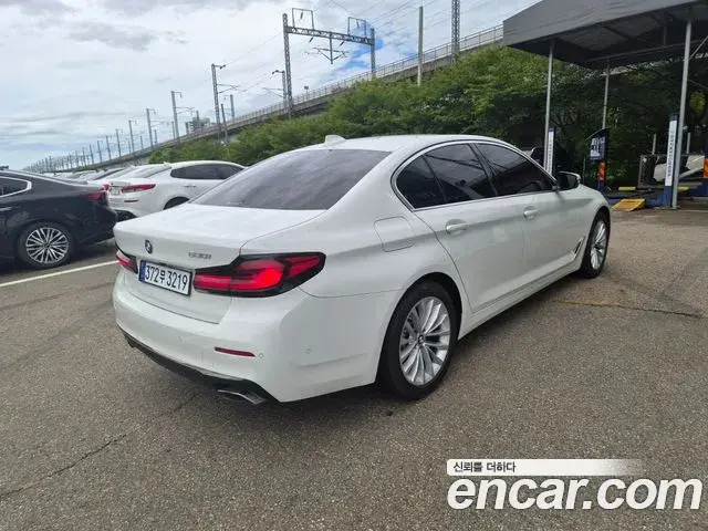 BMW 5 Series 2020 — Фото 1/20