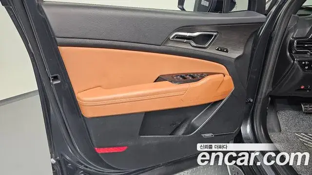 Kia Sportage 2023 — Photo 8/32