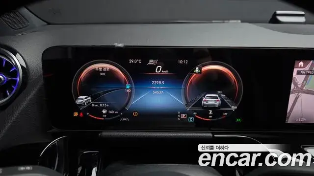 Mercedes-Benz GLA-Class 2021 — Фото 8/20