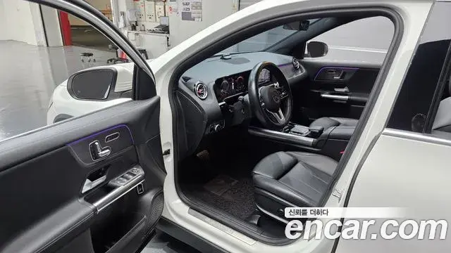 Mercedes-Benz GLA-Class 2021 — Фото 10/20