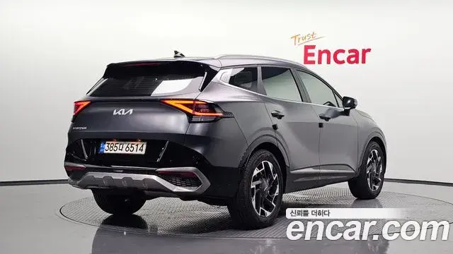 Kia Sportage 2021 — Фото 2/20