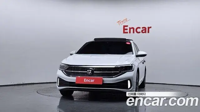Volkswagen Jetta 2023 — Şəkil 17/35