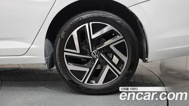 Volkswagen Jetta 2023 — Şəkil 16/35