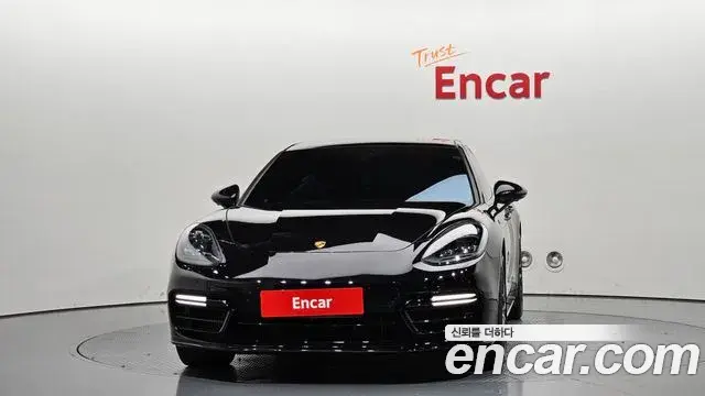 Porsche Panamera 2018 — Фото 2/20