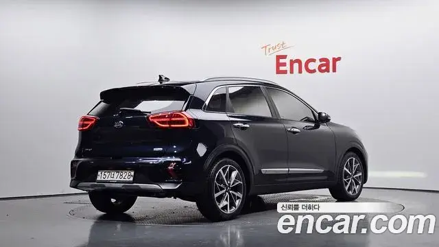 Kia Niro 2019 — Фото 2/20