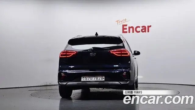 Kia Niro 2019 — Фото 4/20