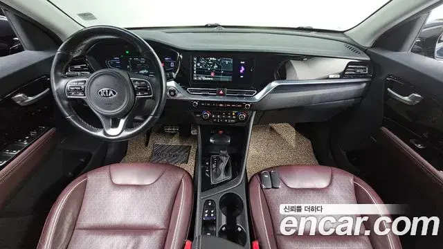 Kia Niro 2019 — Фото 7/20