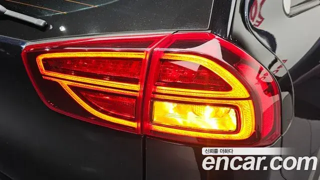 Kia Niro 2019 — Photo 5/31
