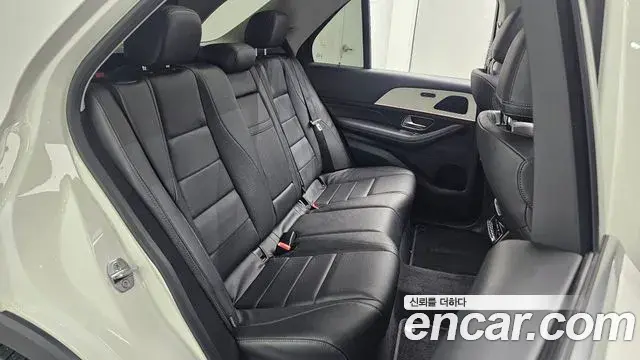 Mercedes-Benz GLE-Class 2020 — Фото 11/20