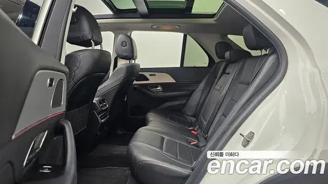 Mercedes-Benz GLE-Class 2020 — Фото 12/20