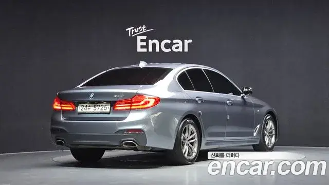 BMW 5 Series 2018 — Фото 2/20