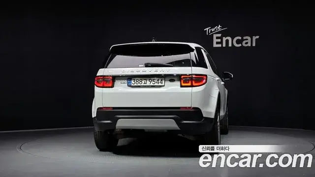 Land Rover Discovery Sport 2020 — Фото 4/20