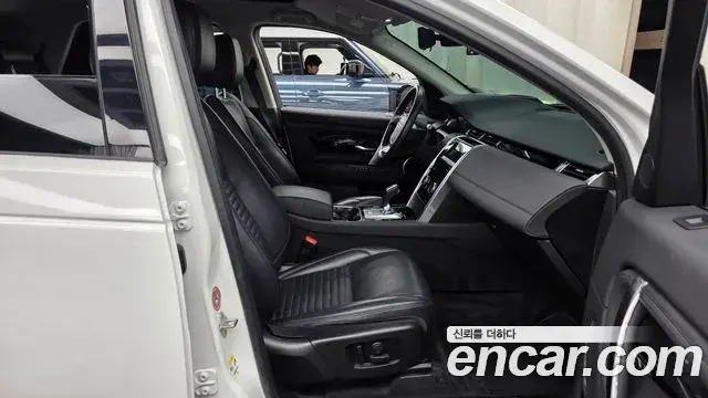 Land Rover Discovery Sport 2020 — Фото 11/20