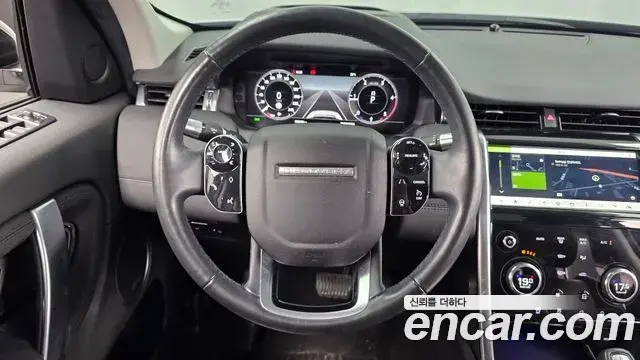 Land Rover Discovery Sport 2020 — Фото 13/20