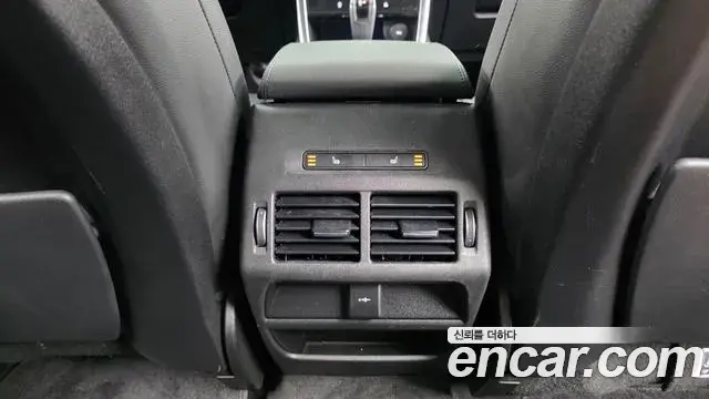 Land Rover Discovery Sport 2020 — Фото 18/20