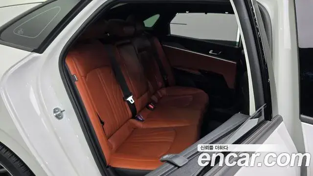Kia K5 2023 — Şəkil 15/32