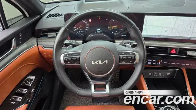 Kia K5 2023 — Şəkil 25/32