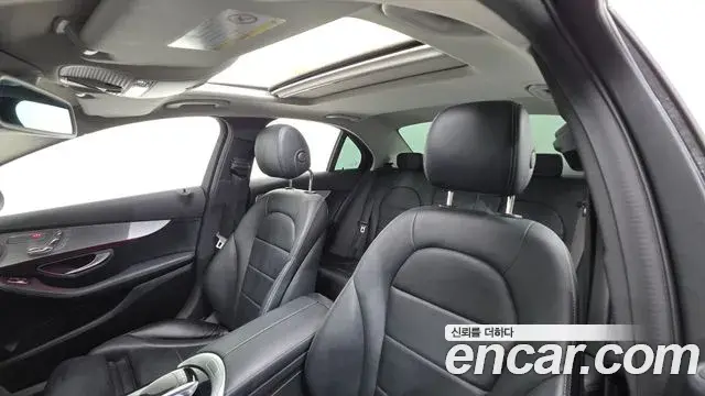 Mercedes-Benz C-Class 2018 — Фото 12/20