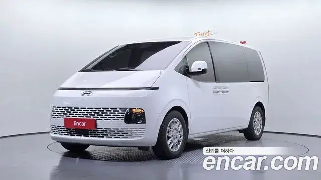 Hyundai Staria 2023 — Фото 1/20