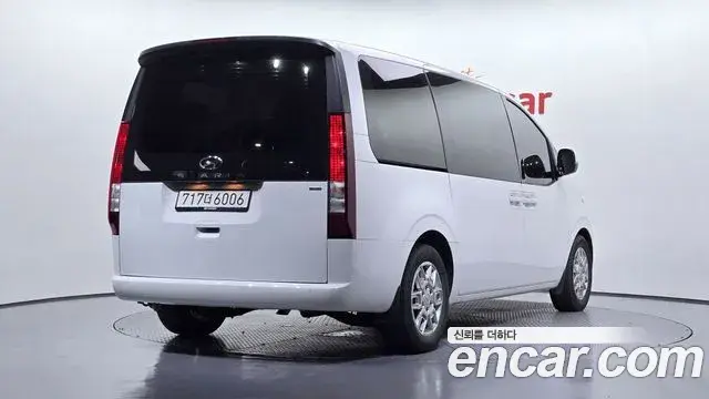 Hyundai Staria 2023 — Фото 2/20