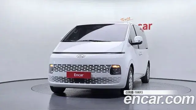 Hyundai Staria 2023 — Фото 3/20