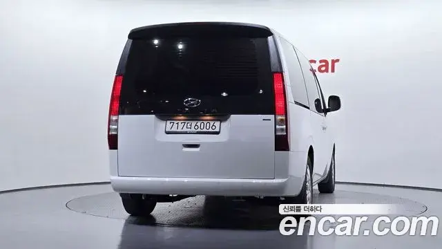 Hyundai Staria 2023 — Фото 4/20