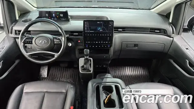 Hyundai Staria 2023 — Фото 7/20