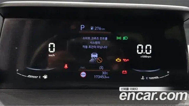 Hyundai Staria 2023 — Фото 8/20