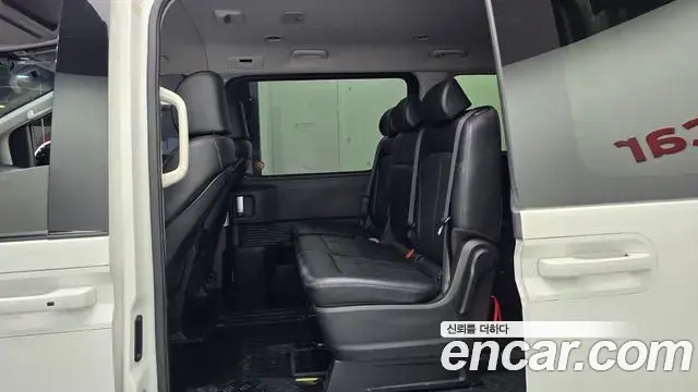 Hyundai Staria 2023 — Фото 12/20