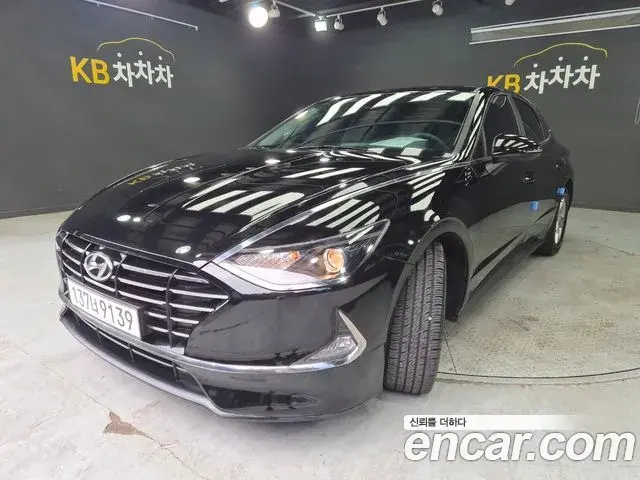 Hyundai Sonata 2021 — Фото 1/20