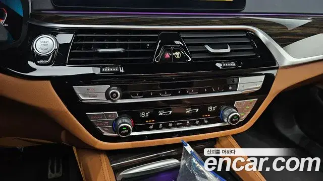 BMW 5 Series 2020 — Фото 18/20