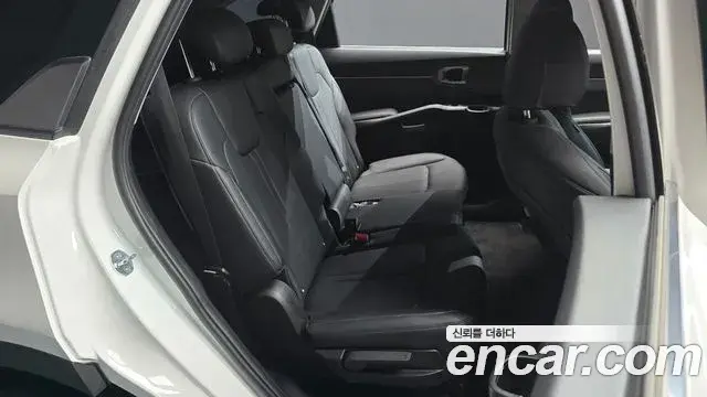 Kia Sorento 2022 — Фото 11/20